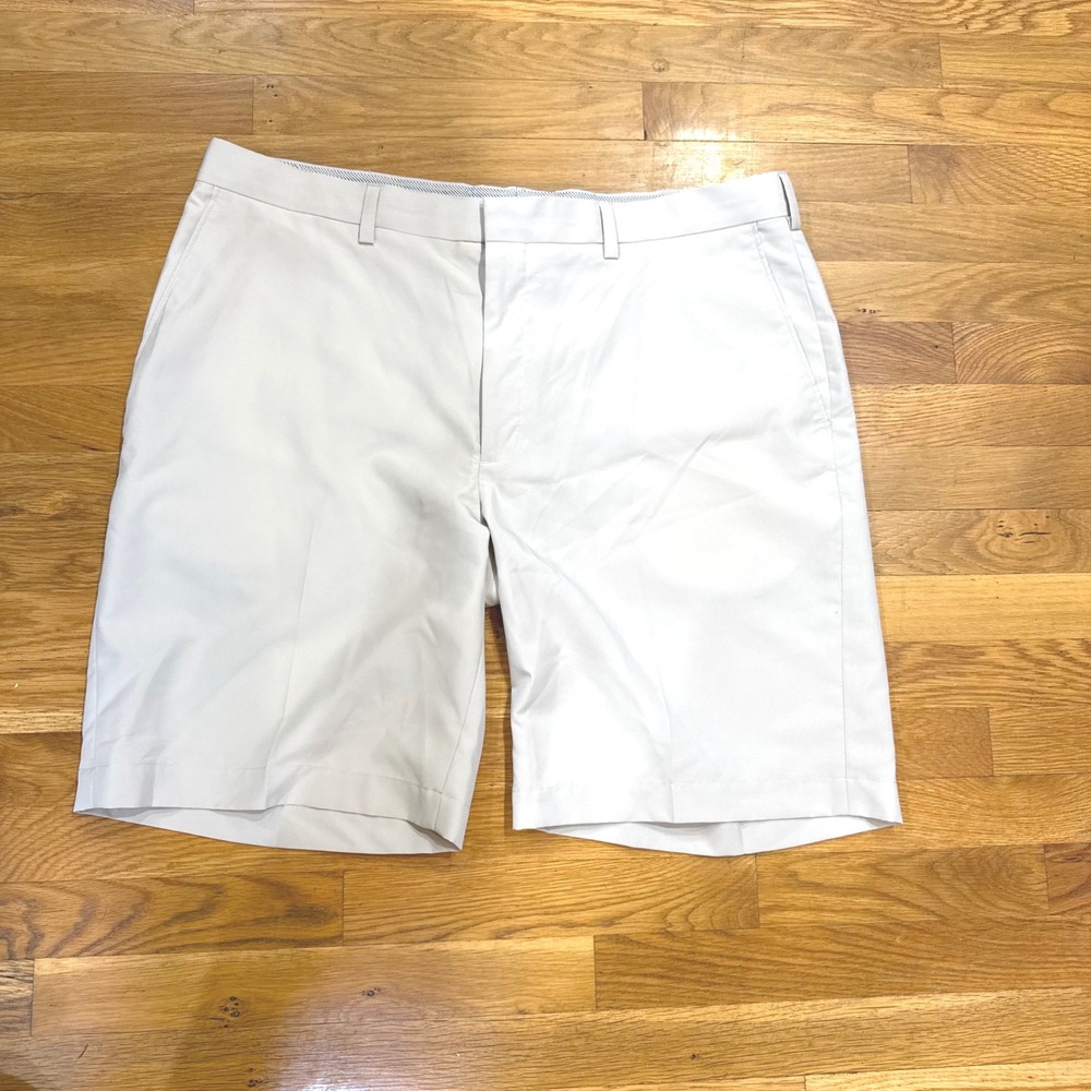 Ben Hogan Mens Golf Shorts Light Grey Herringbone Flat Front Performance 40